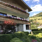 Gaestehaus Schneeberger Matrei in Osttirol