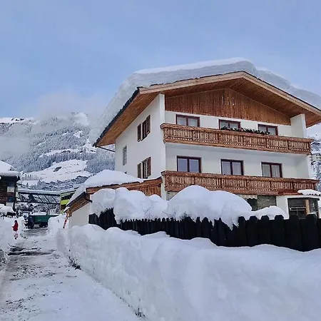 ホームステイ Gaestehaus Schneeberger
