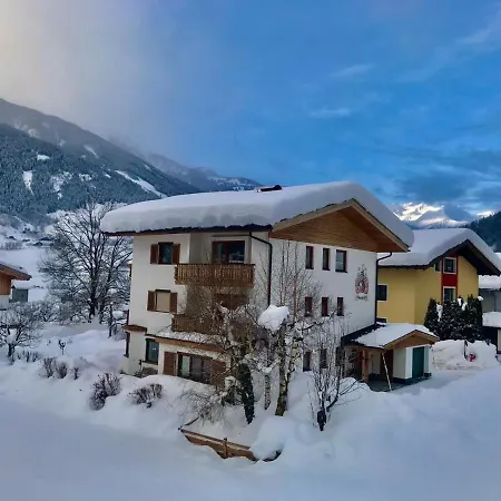 Gaestehaus Schneeberger * マトライ・イン・オストティロル